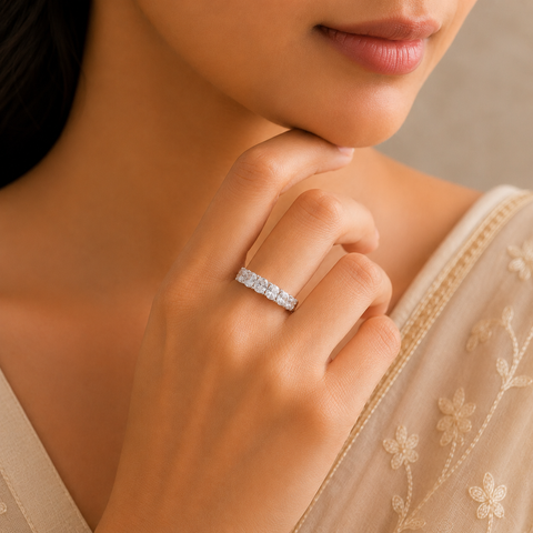 Lovely Clear Cut Design Band Ring