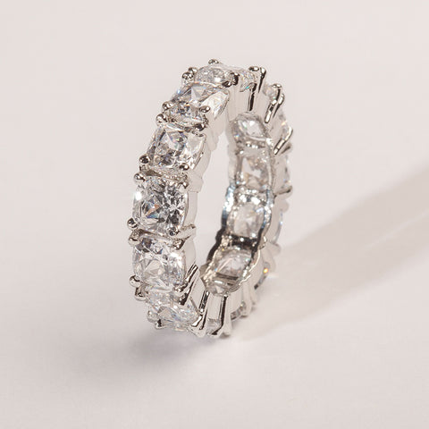Lovely Clear Cut Design Band Ring