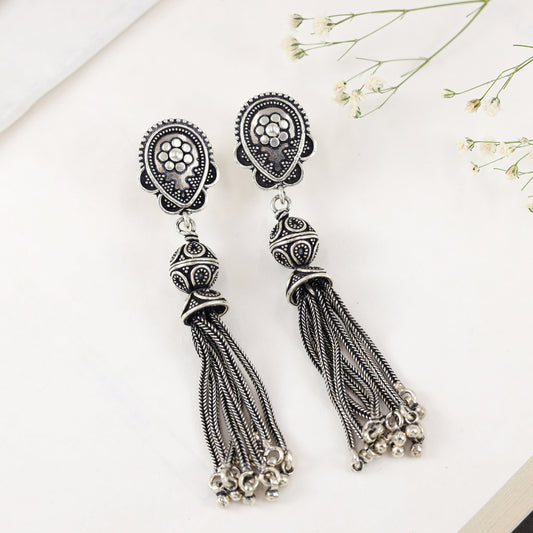 Aarvi Regal Silver Earrings