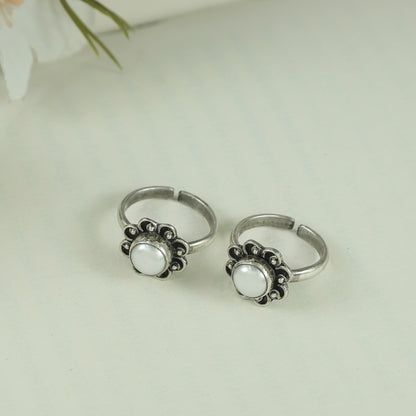 Pratha Pearl Silver Toe Rings