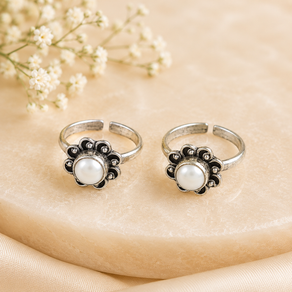 Pratha Pearl Silver Toe Rings