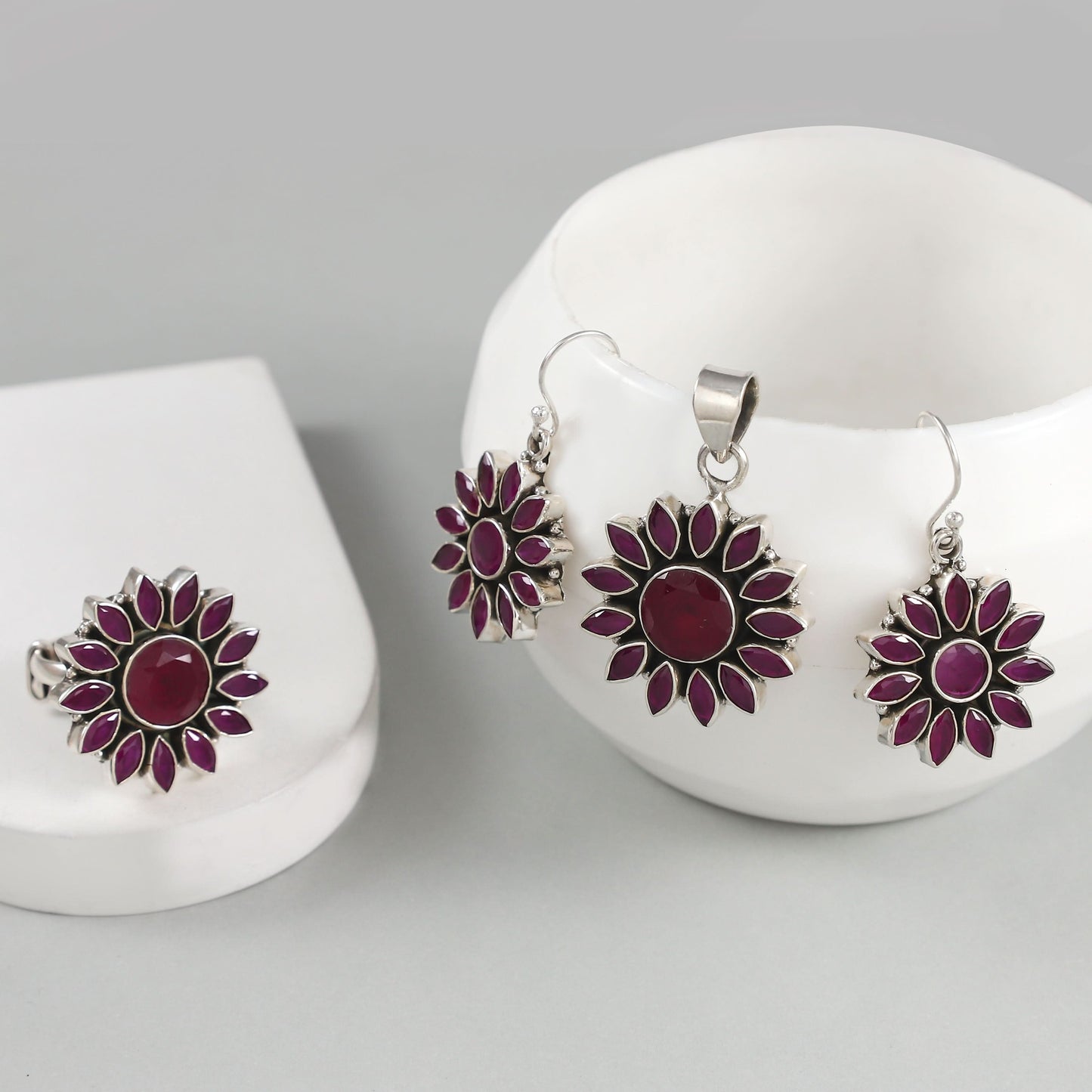 Kirti Classy Silver Pendant Set