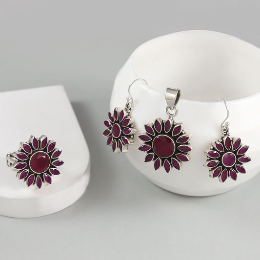 Kirti Classy Silver Pendant Set