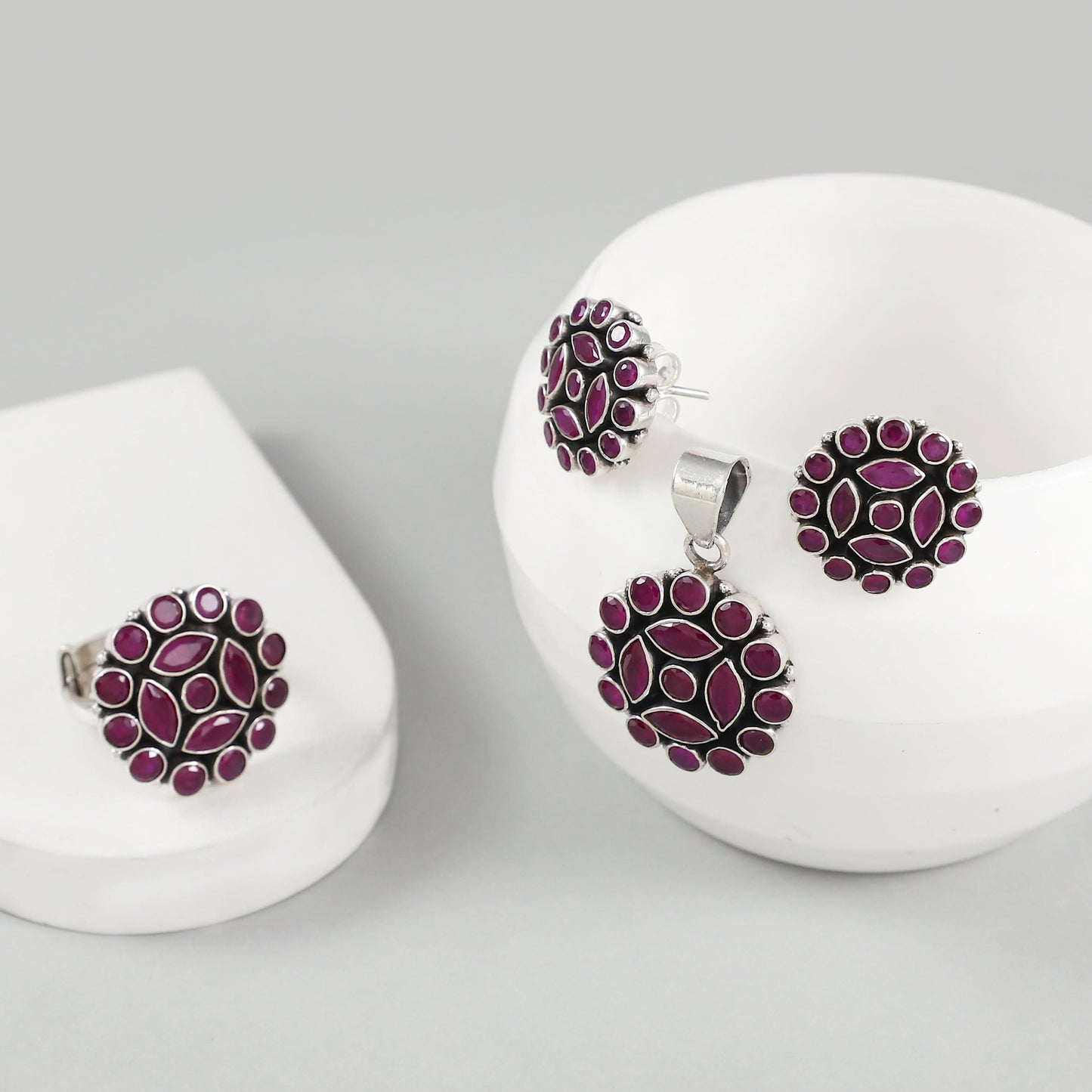 Yashvi Classy Silver Pendant Set