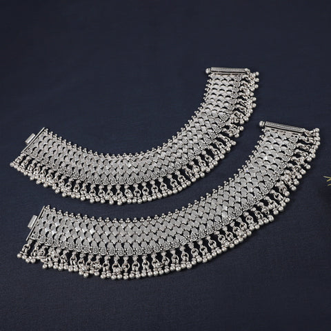 Kanika Graceful Bells Silver Anklets