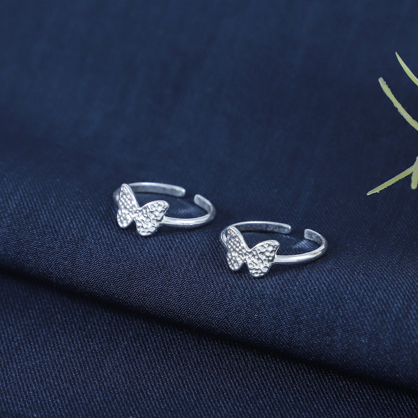 Aashna Pretty Butterfly Silver Toe Rings