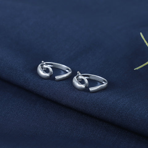 Apeksha Glossy Finish Silver Toe Rings