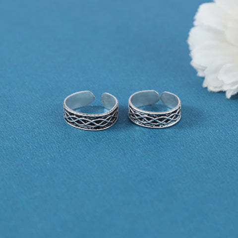 Mahima Criss Cross Silver Toe Rings