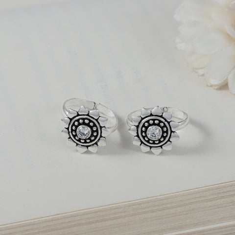 Pragya Sunflower Shine Silver Toe Rings