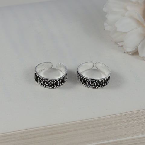 Ritu Stylish Curved Lines Silver Toe Rings