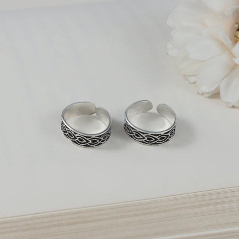 Rachna Vintage Weave Silver Toe Rings