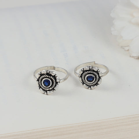Sneha Blue Center Silver Flower Toe Rings
