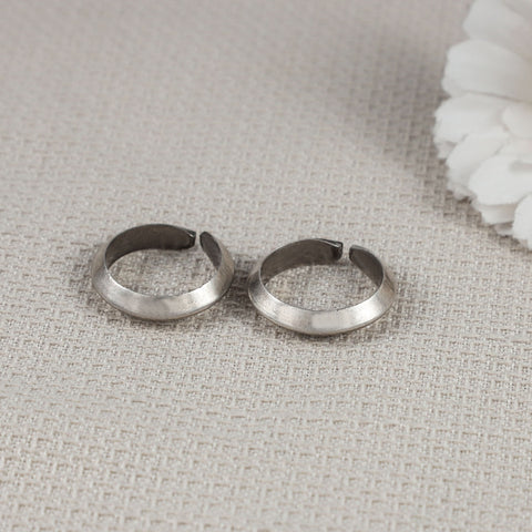 Myra Broad Band Silver Toe Rings