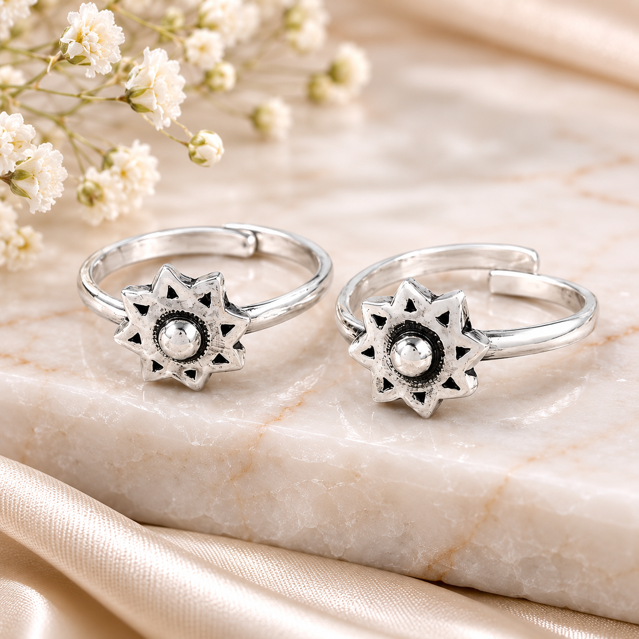 Hridya Sun Floral  Silver Toe Rings