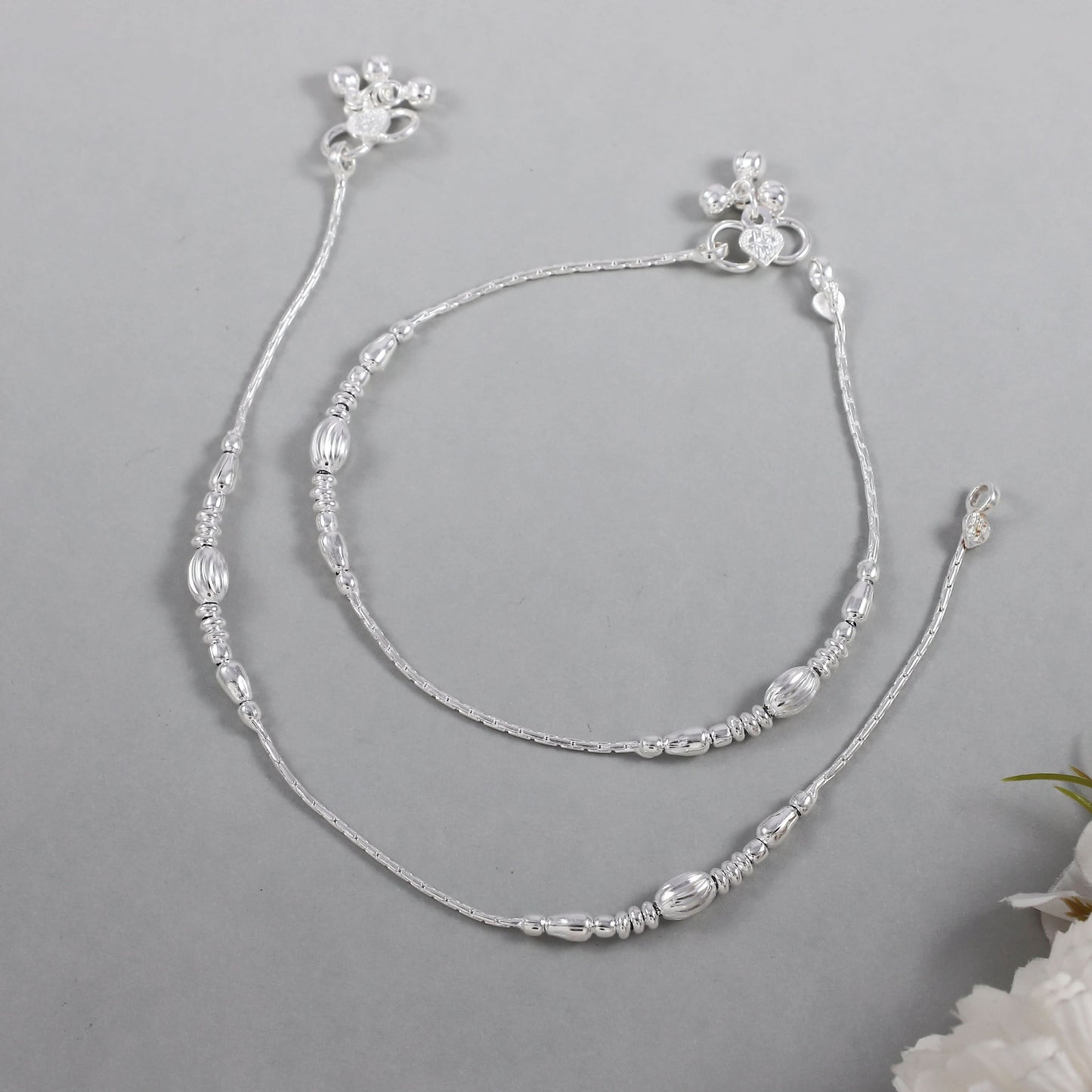 Kaira Sleek Silver Detailing Silver Anklets