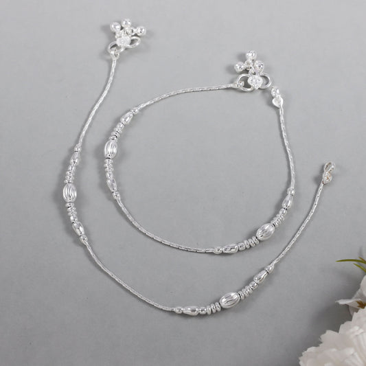Kaira Sleek Silver Detailing Silver Anklets