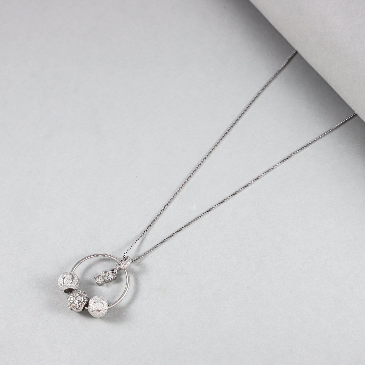 Lovely Silver Chain With Pendant