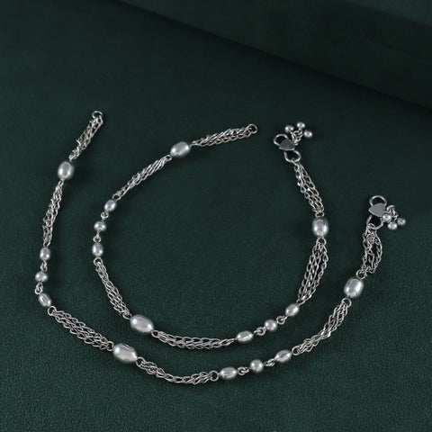 Kashvi Elegant Pearl Twist Silver Anklets
