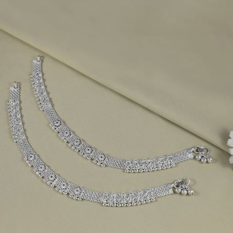 Niya Floral Charm Silver Anklets