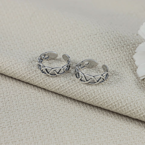 Meera Grace Weave Silver Toe Rings
