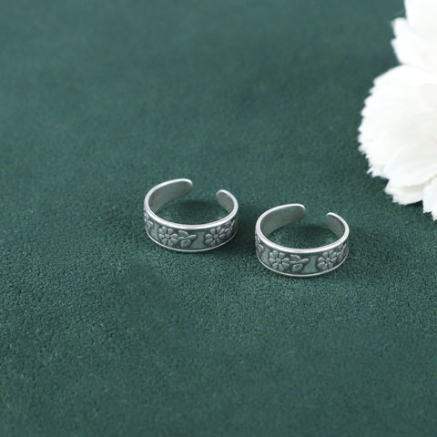 Jiya Flower Strip Silver Toe Rings