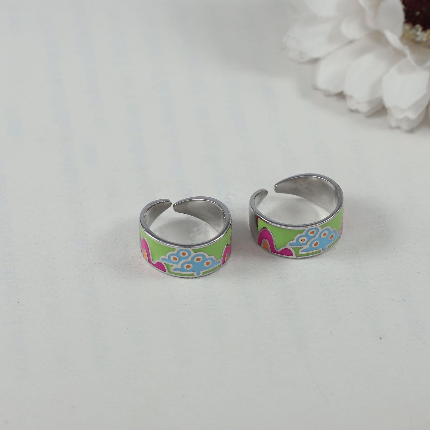 Playful Floral Band Silver Toe Rings