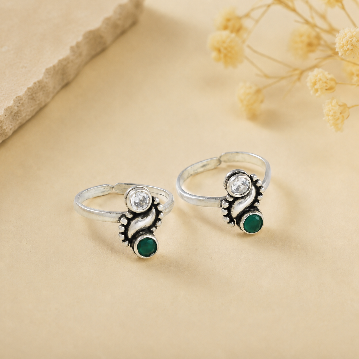 Royal Green Glow Silver Toe Rings