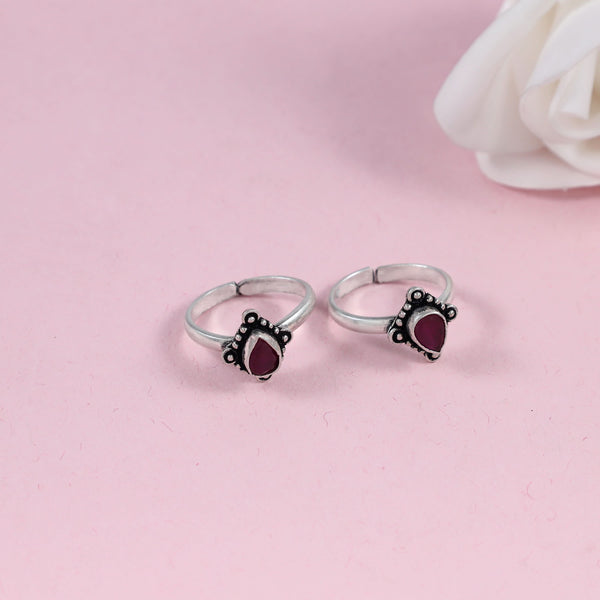 Kirti Vintage Ruby Leaf Silver Toe Rings