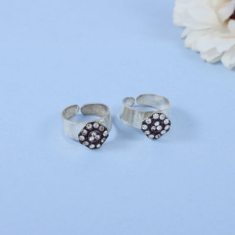 Pallavi Statement Crystal Shine Silver Toe Rings