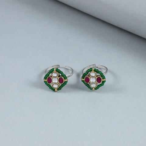Arpita Ethnic Green Charm Silver Toe Rings