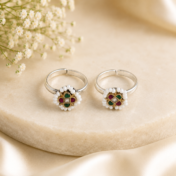 Ayushi Pearl Border Silver Toe Rings