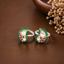 Regal Green Paisley Silver Toe Rings