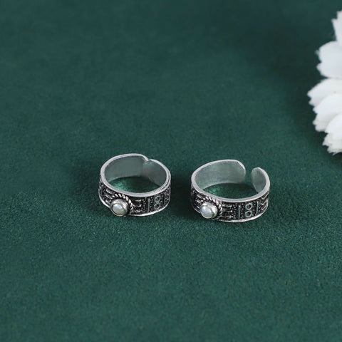 Antique Pearl Detail Silver Toe Rings