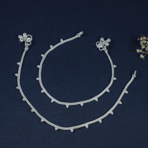 Disha Minimal Dotted Bead Chain Silver Anklets