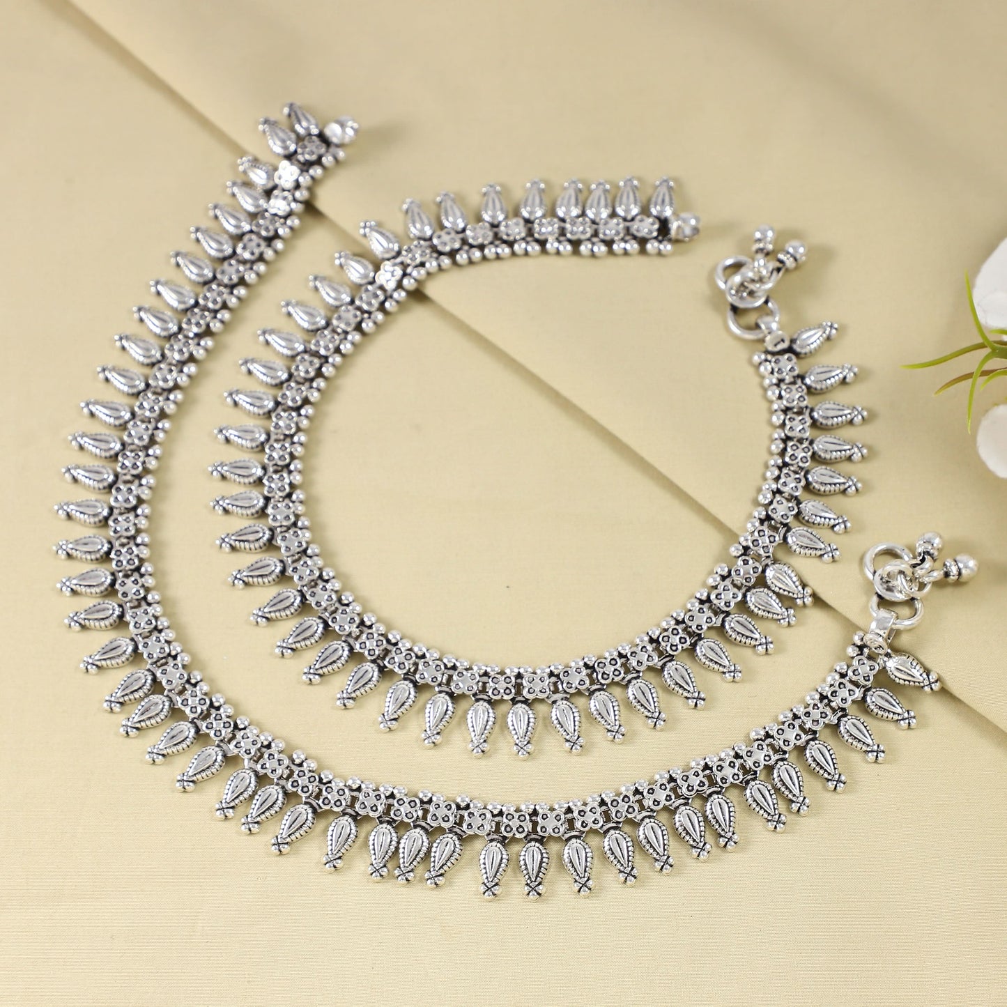 Eesha Silver Anklets
