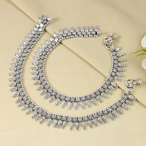 Eesha Silver Anklets