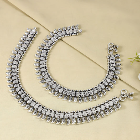 Kavya Ethnic Graceful Silver Anklets