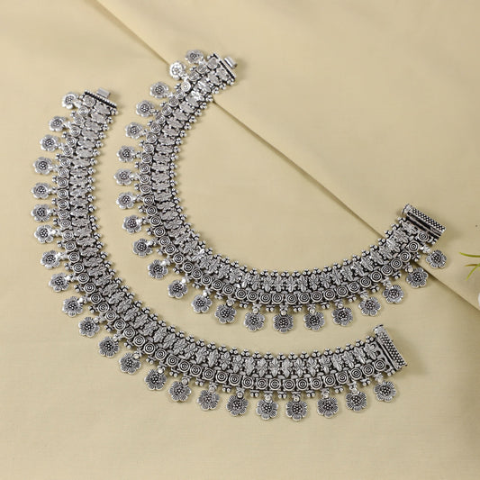 Bhavya Bold Oxidized Beauty Silver Anklets