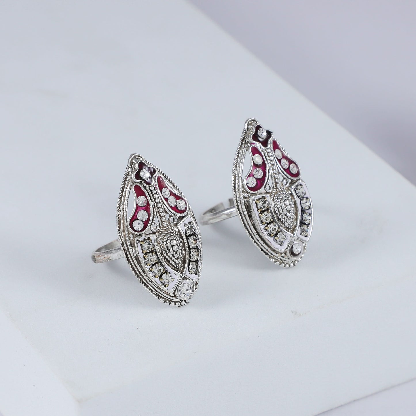 Kavya Antique Paisley Silver Toe Rings