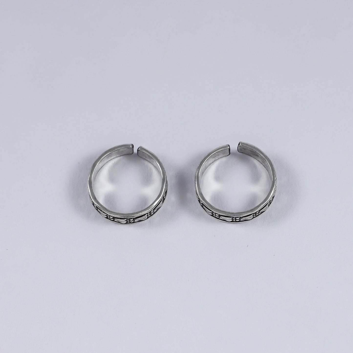 Asha Oxidised Heart Silver Toe Rings