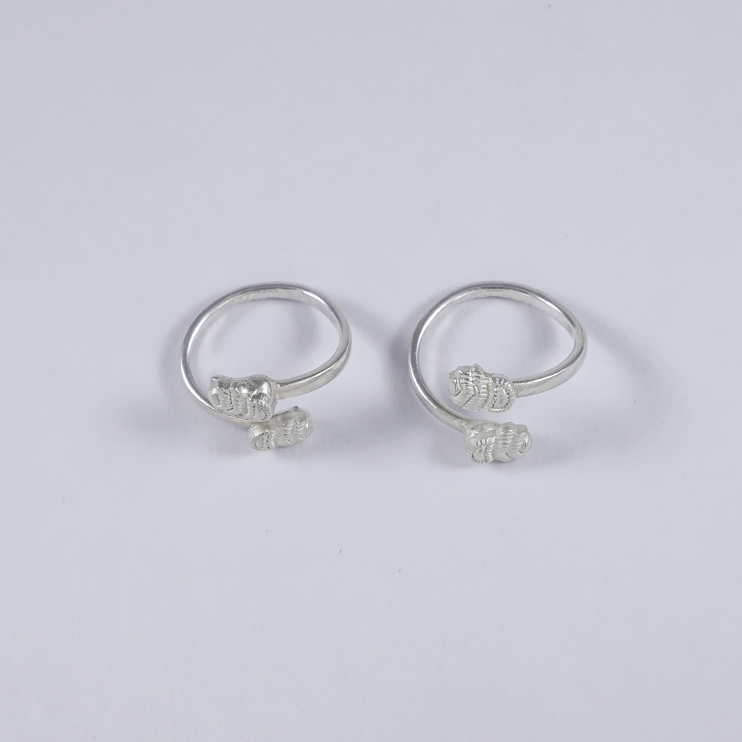 Ishita Conch Inspired Style Silver Toe Rings