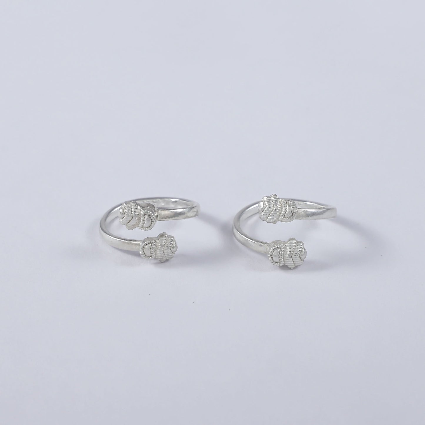 Ishita Conch Inspired Style Silver Toe Rings