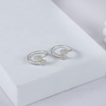 Disha Delicate Bud Silver Toe Rings