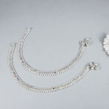 Niya Regal Border Silver Anklets