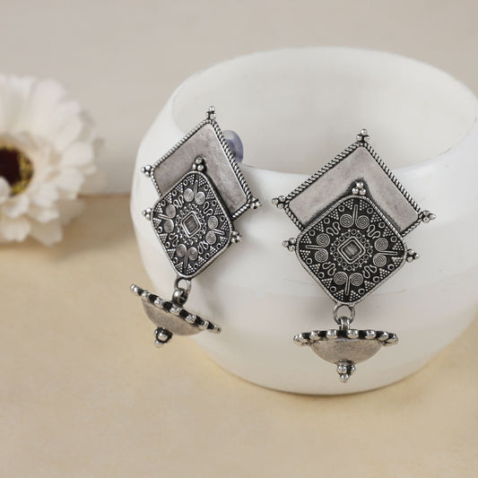 Eshwik Dazzling Silver Earrings