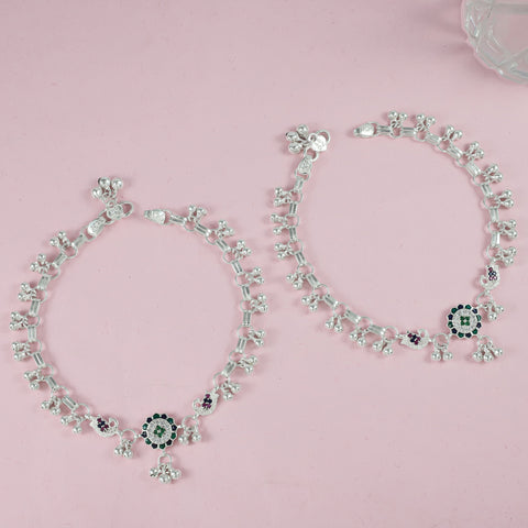 Rishita Floral Stone Centerpiece Chain Style