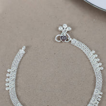 Noor Heart Chain Silver Anklets