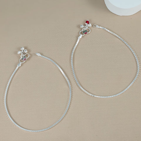Avni Elegant Silver Anklets With A Sleek Chain