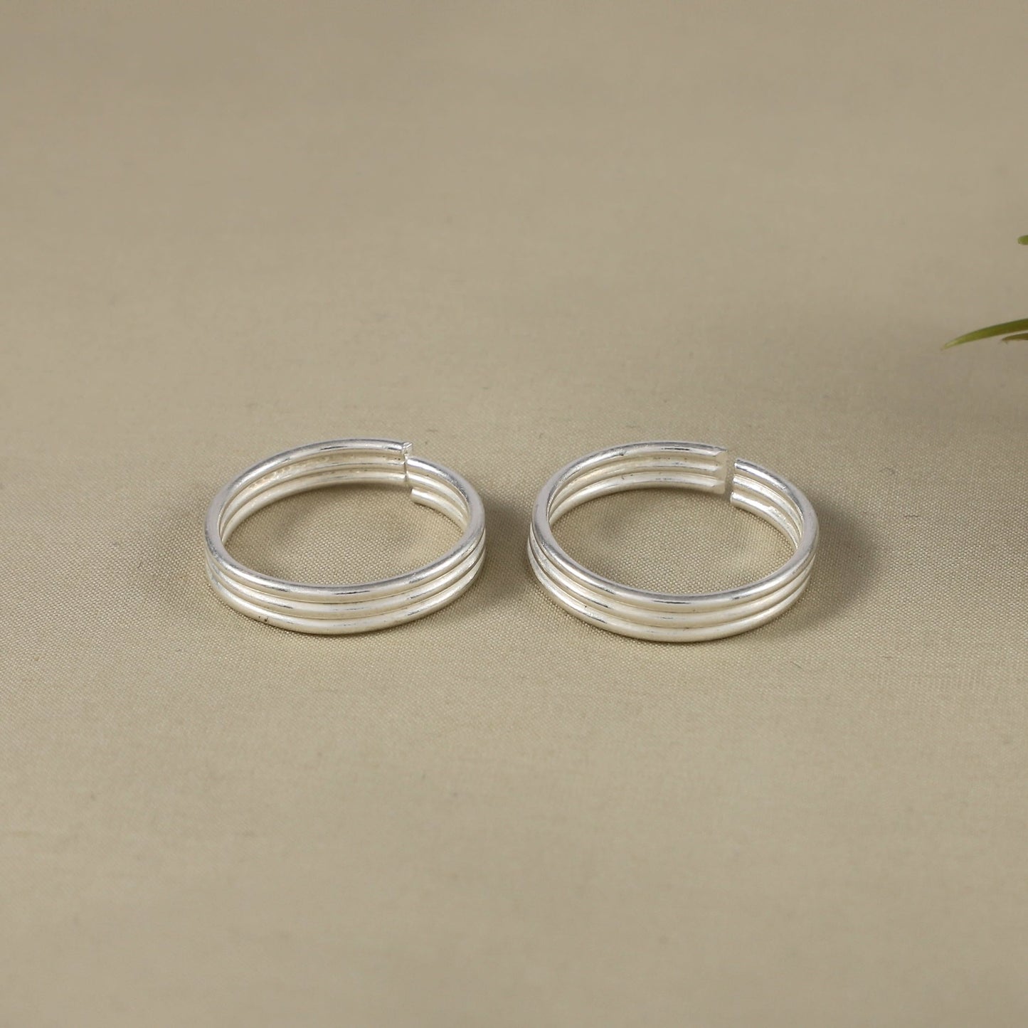 Minimal Spiral Silver Toe Ring - Simple, sleek, modern