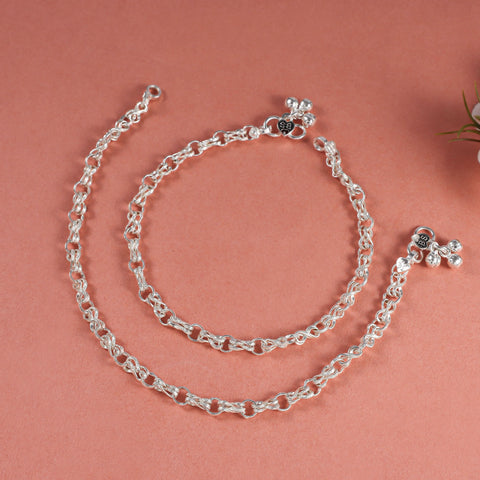 Aahana Twilight Link Silver Anklets